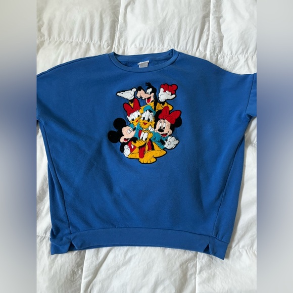 Vintage Disney Crewneck Sweater 💙 - Picture 2 of 14